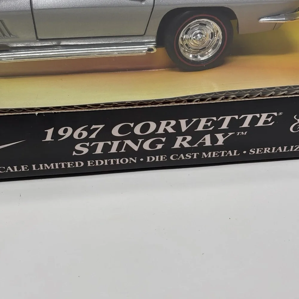 1967 Chevrolet Corvette Sting Ray Silver 1:18 ERTL Limited Edition SEALED